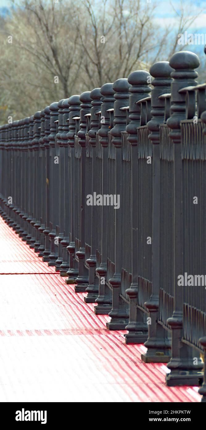 Modern bridge railing hi-res stock photography and images - Alamy