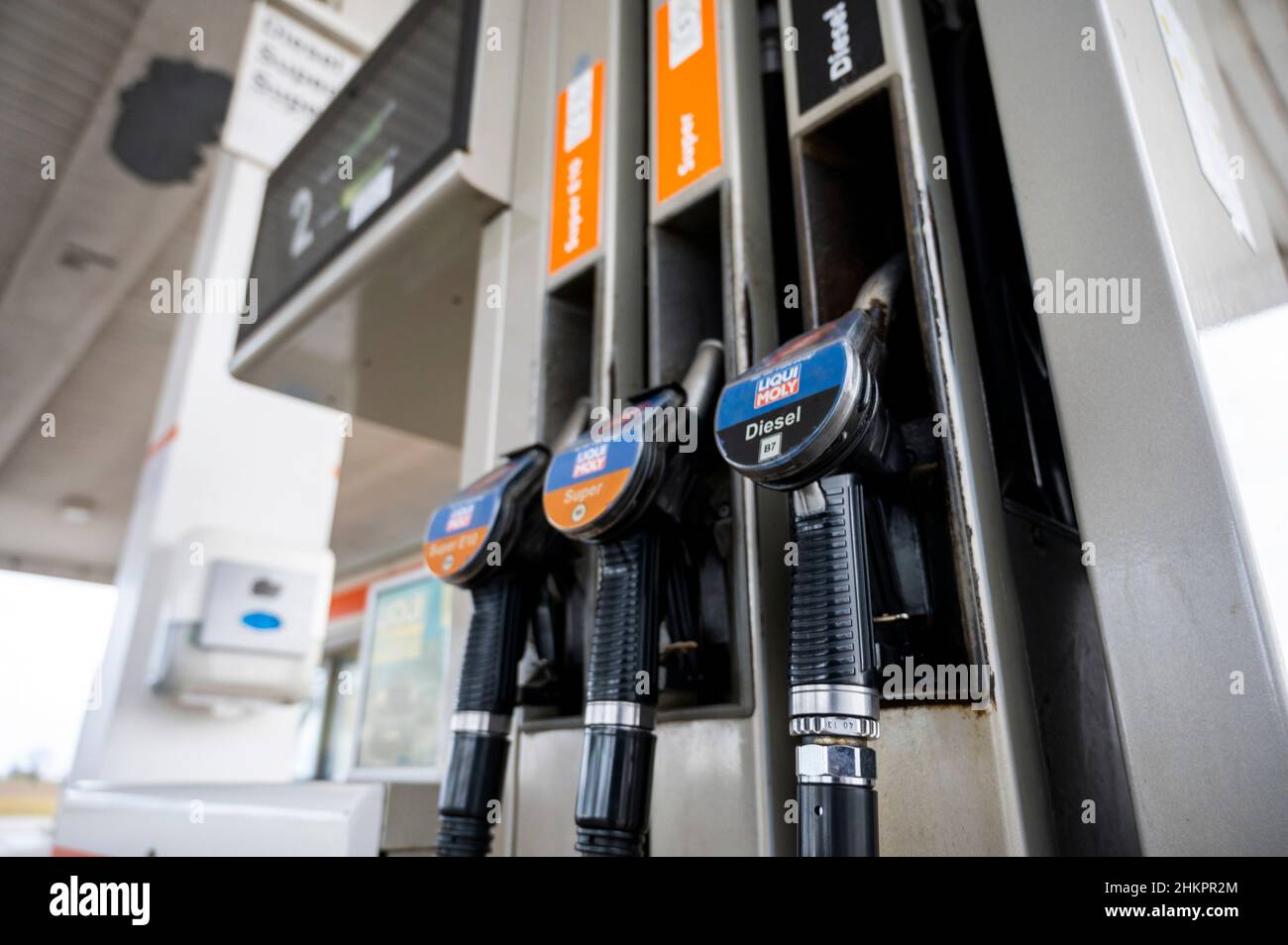Seelow, Germany. 05th Feb, 2022. There is a gas pump at a gas station in Seelow near the Polish border. Due to a reduction in VAT on food and fuel from 23 to 8 percent, filling up with gas in Poland is significantly cheaper than in Germany. Credit: Christophe Gateau/dpa/Alamy Live News Stock Photo