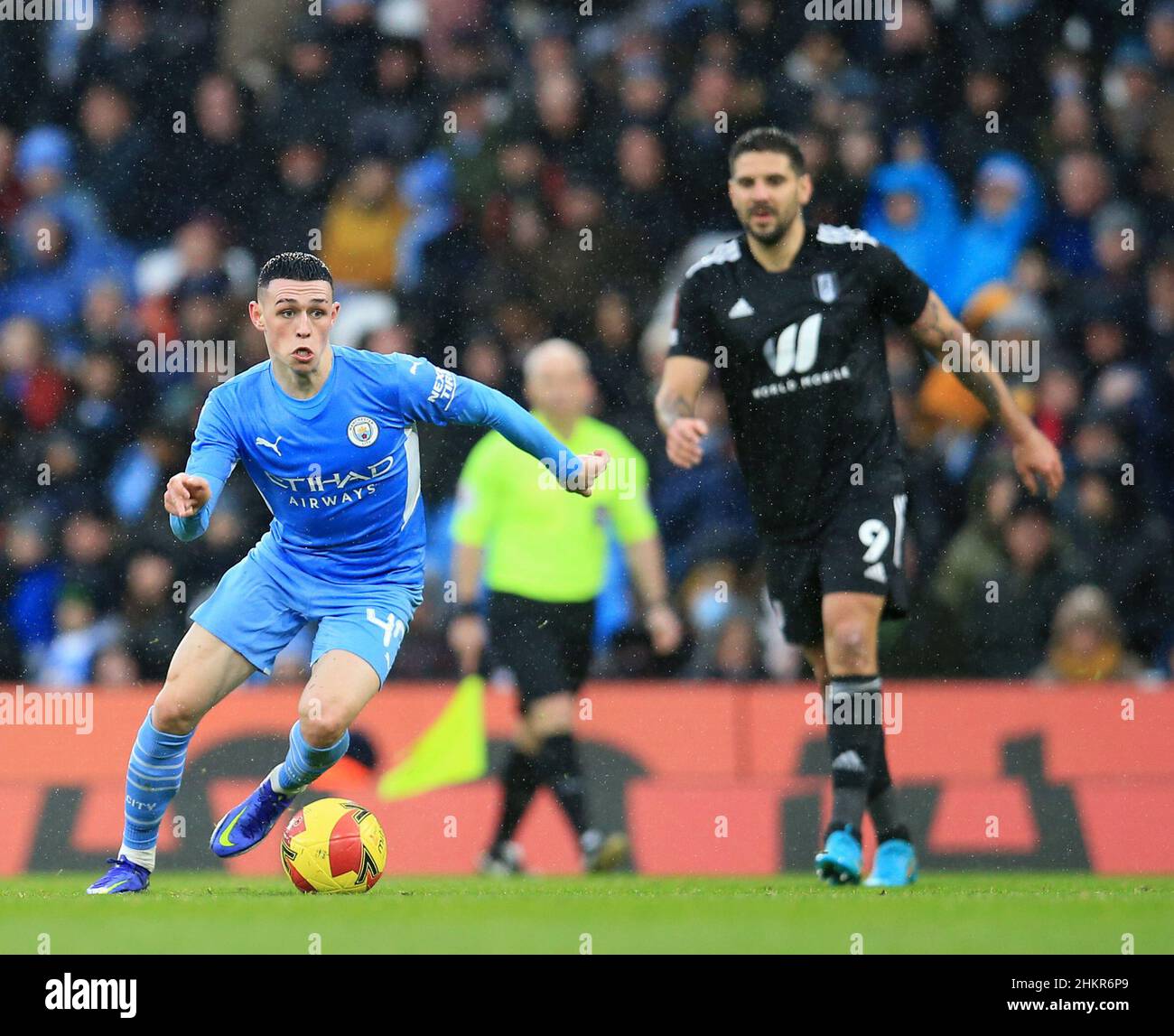 5th February 2022 : City Stadium, Manchester, England; FA Cup football, Manchester City versus Fulham; Phil Foden of Manchester City runs at goal with the ball Stock Photo