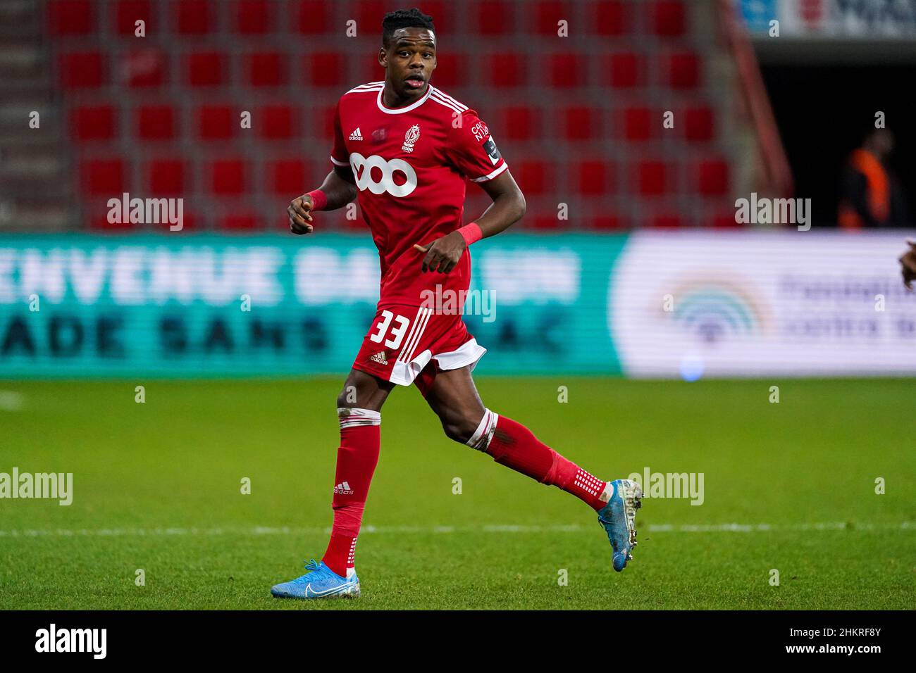 nathan-ngoy-standard-hi-res-stock-photography-and-images-alamy