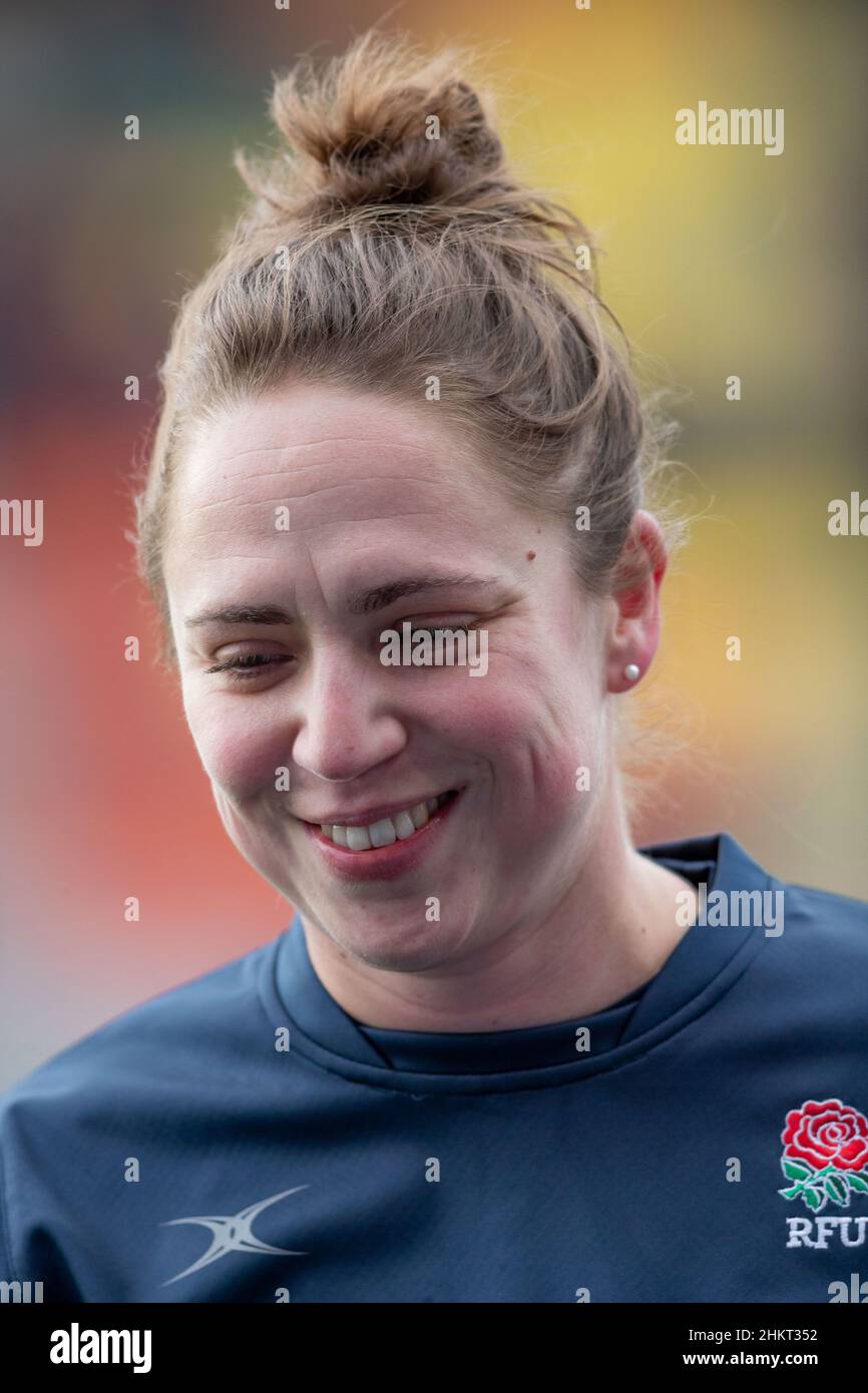 Barnet, United Kingdom. 05th Feb, 2022. Gallagher Premiership Rugby. Saracens V Bath Rugby. StoneX Stadium. Barnet. A smiling Referee Sara Cox warms up before kick off during the Gallagher Premiership rugby match between Saracens and Bath Rugby. Credit: Sport In Pictures/Alamy Live News Stock Photo