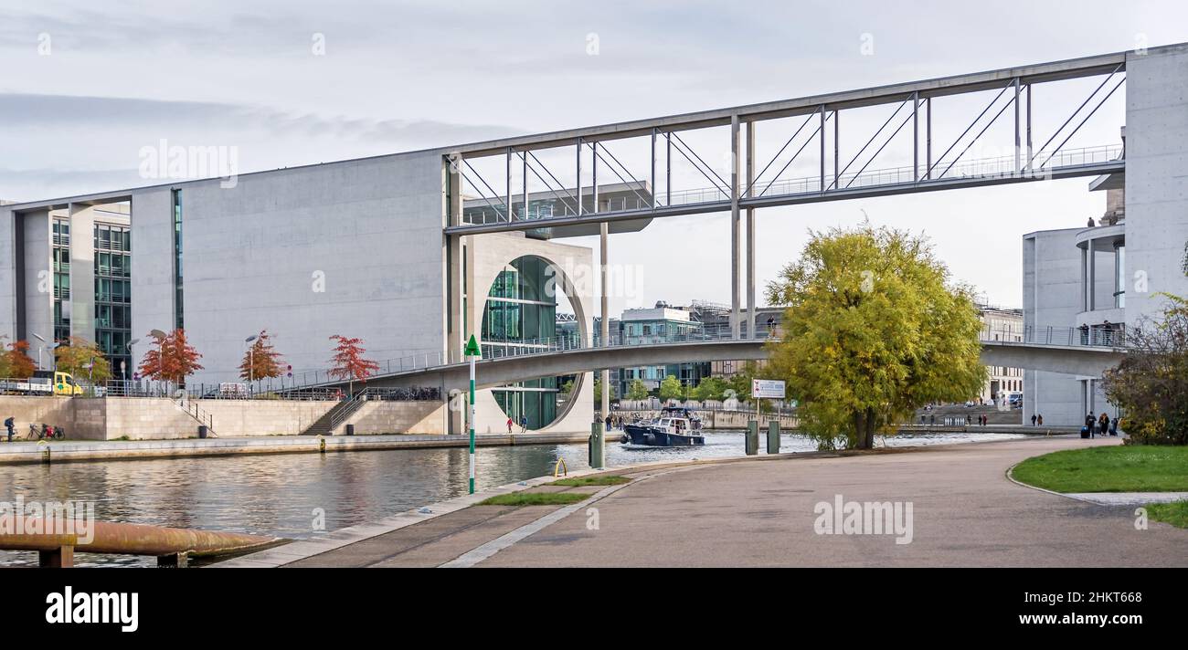 Berlin, Germany - October 18, 2021:  River Spree and the prestressed concrete footbridge Mierscheid-Steg connecting  the Marie-Elisabeth-Lueders House Stock Photo