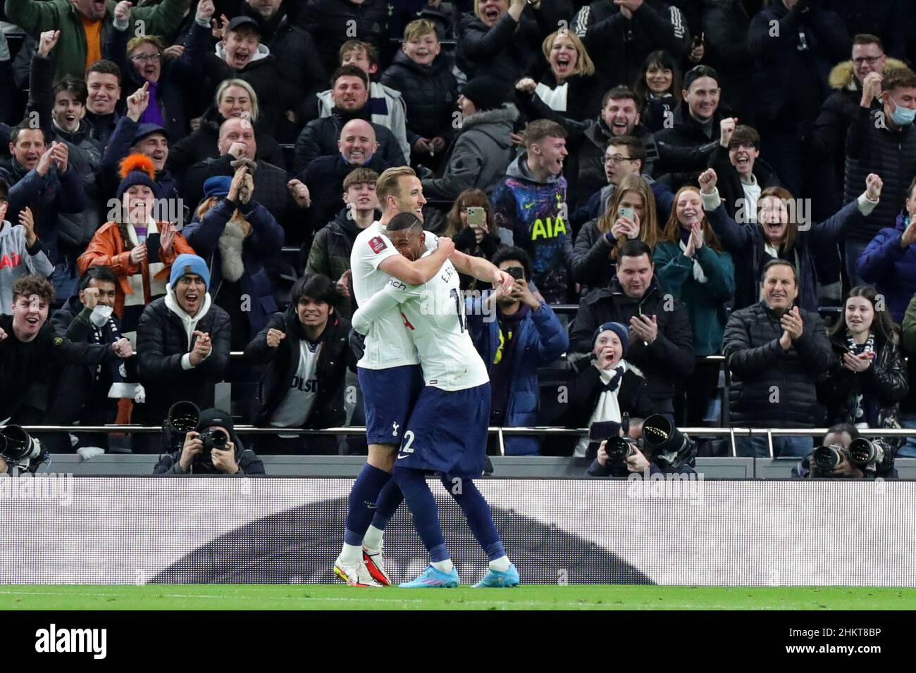 Tottenham Hotspur 3-1 Brighton: Harry Kane scores twice as Spurs ease into  FA Cup fifth round - Eurosport