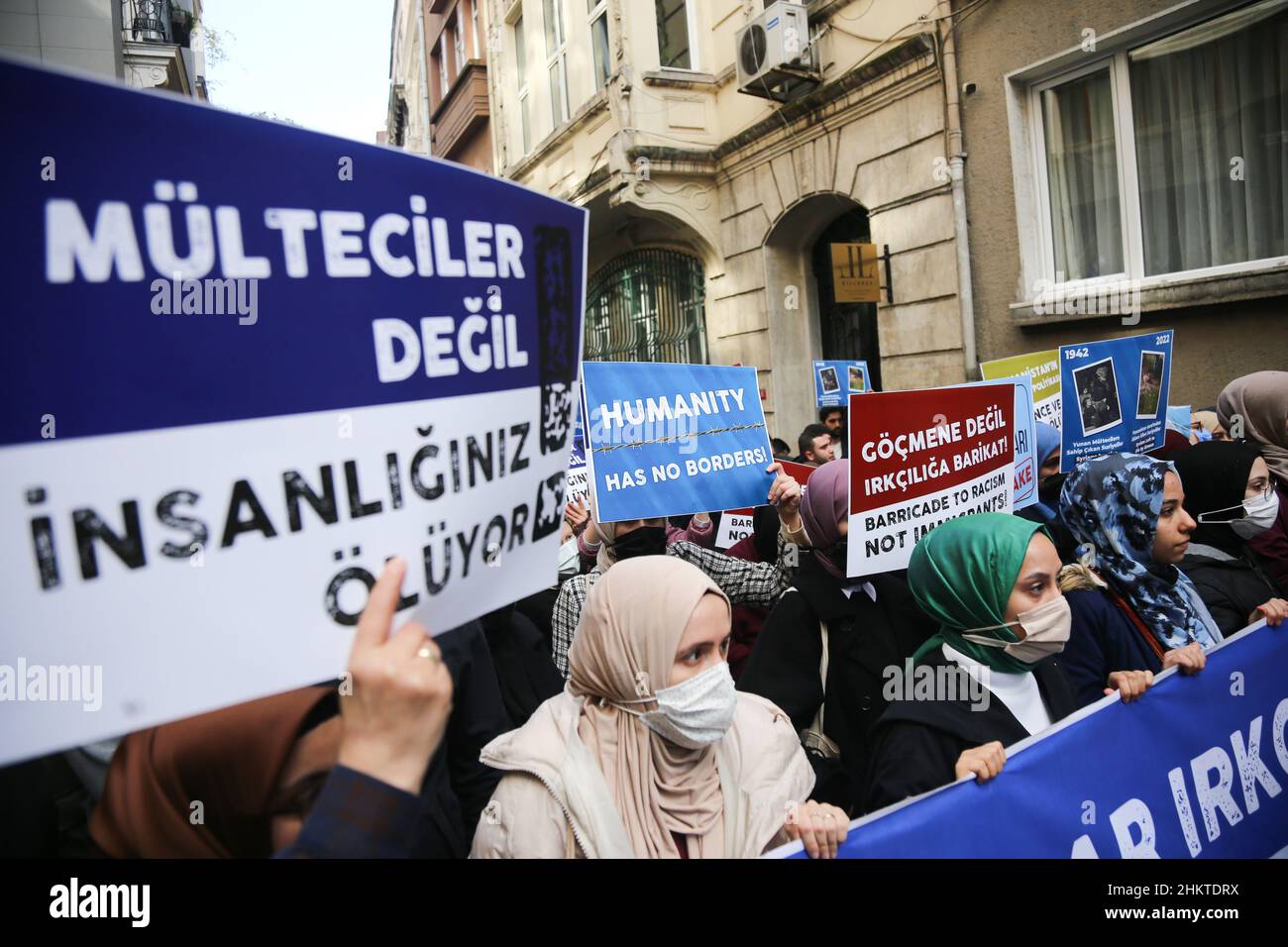 Istanbul, Turkey. 05th Feb, 2022. Protesters hold placards expressing their opinion during the demonstration. Members of human rights and migrant rights groups gathered in front of the Consulate General of Greece in Istanbul to protest the deaths of migrants and refugees on the Greek-Turkish border. Credit: SOPA Images Limited/Alamy Live News Stock Photo