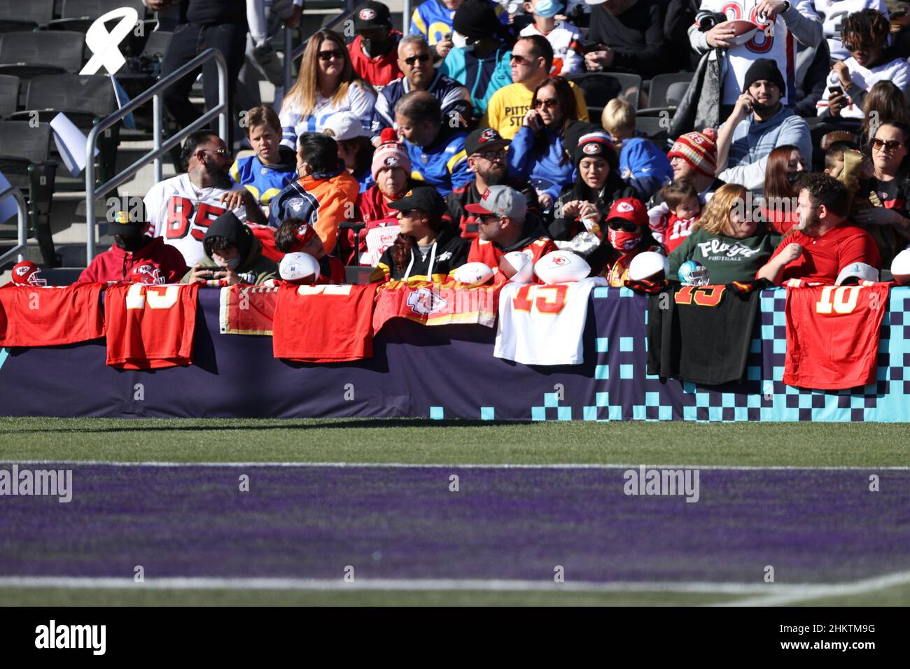 Las Vegas, Nevada, USA. 5th Feb, 2022. Fans getting ready for the AFC team to arrive before the AFC Pro Bowl Practice at Las Vegas Ballpark in Las Vegas, Nevada. Darren Lee/CSM/Alamy Live News Stock Photo