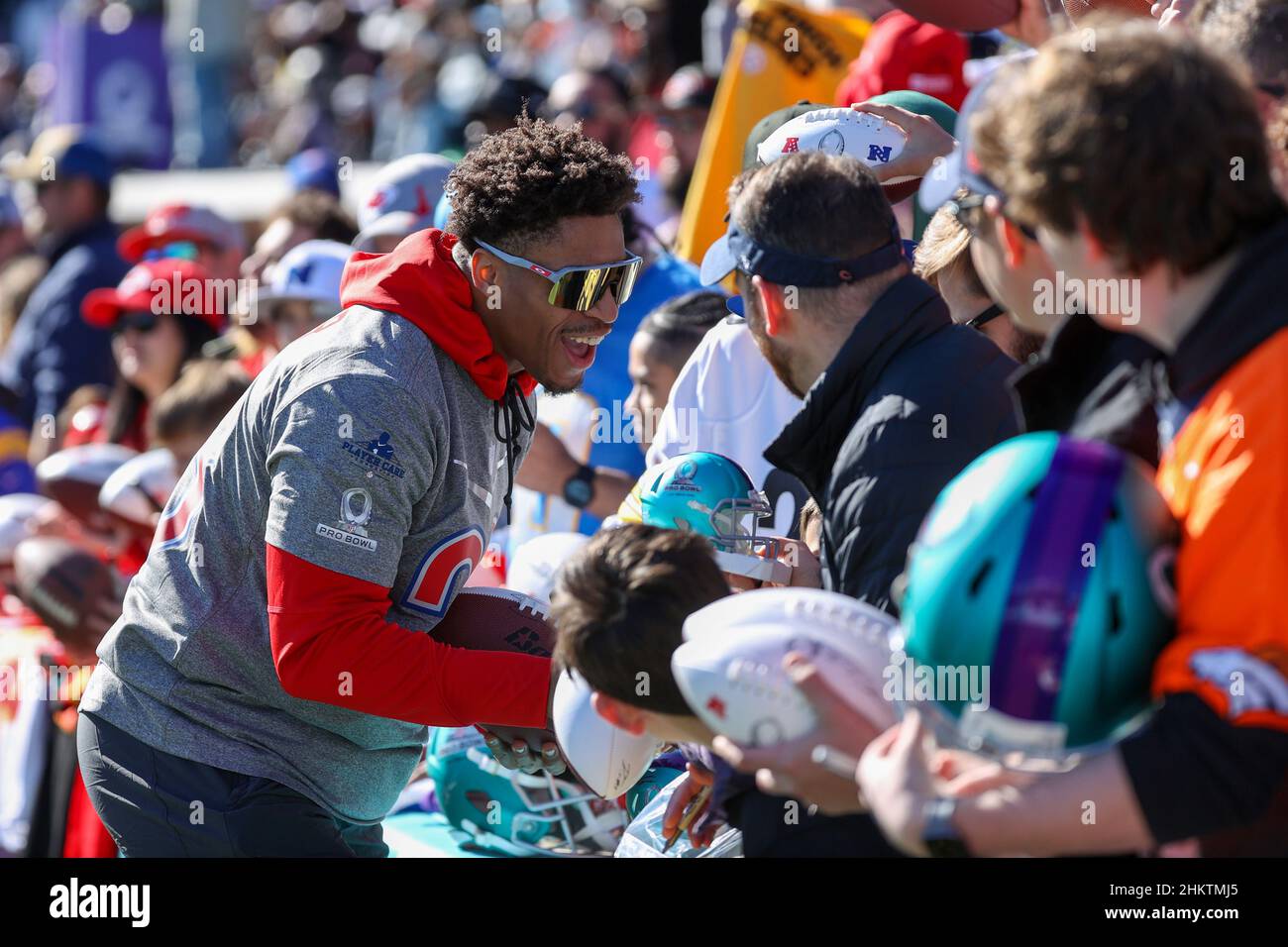 Las Vegas, Nevada, USA. 5th Feb, 2022. Indianapolis Colts running back Jonathan Taylor (28) signing autographs for fans during the AFC Pro Bowl Practice at Las Vegas Ballpark in Las Vegas, Nevada. Darren Lee/CSM/Alamy Live News Stock Photo