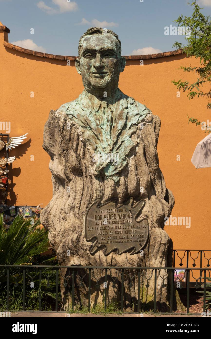 Mexican singer, Don Pedro Vargas sculpture at lookout point in San Miguel de Allende, Mexico Stock Photo