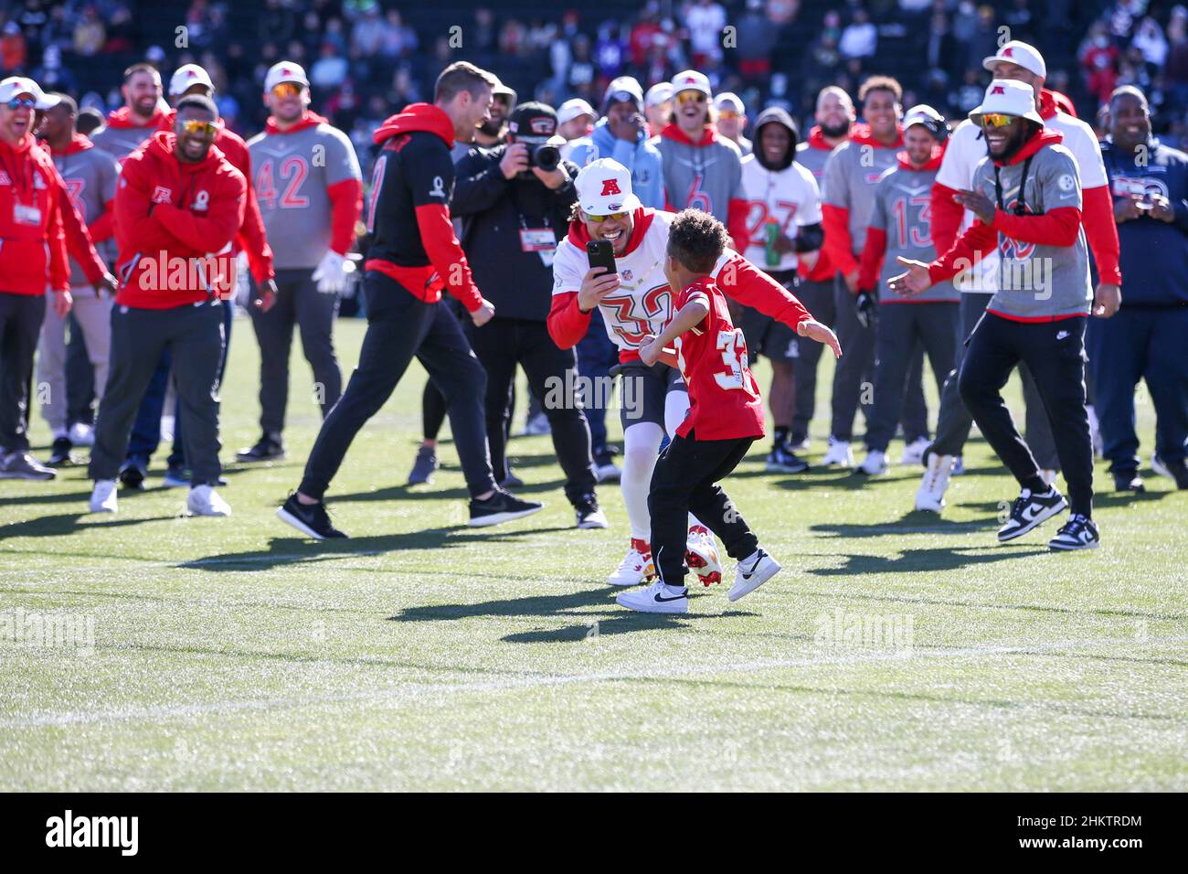 Las Vegas, Nevada, USA. 5th Feb, 2022. Kansas City Chiefs safety Tyrann Mathieu (32) son celebrates after his touchdown catch while his dad video tapes him during the AFC Pro Bowl Practice at Las Vegas Ballpark in Las Vegas, Nevada. Darren Lee/CSM/Alamy Live News Stock Photo