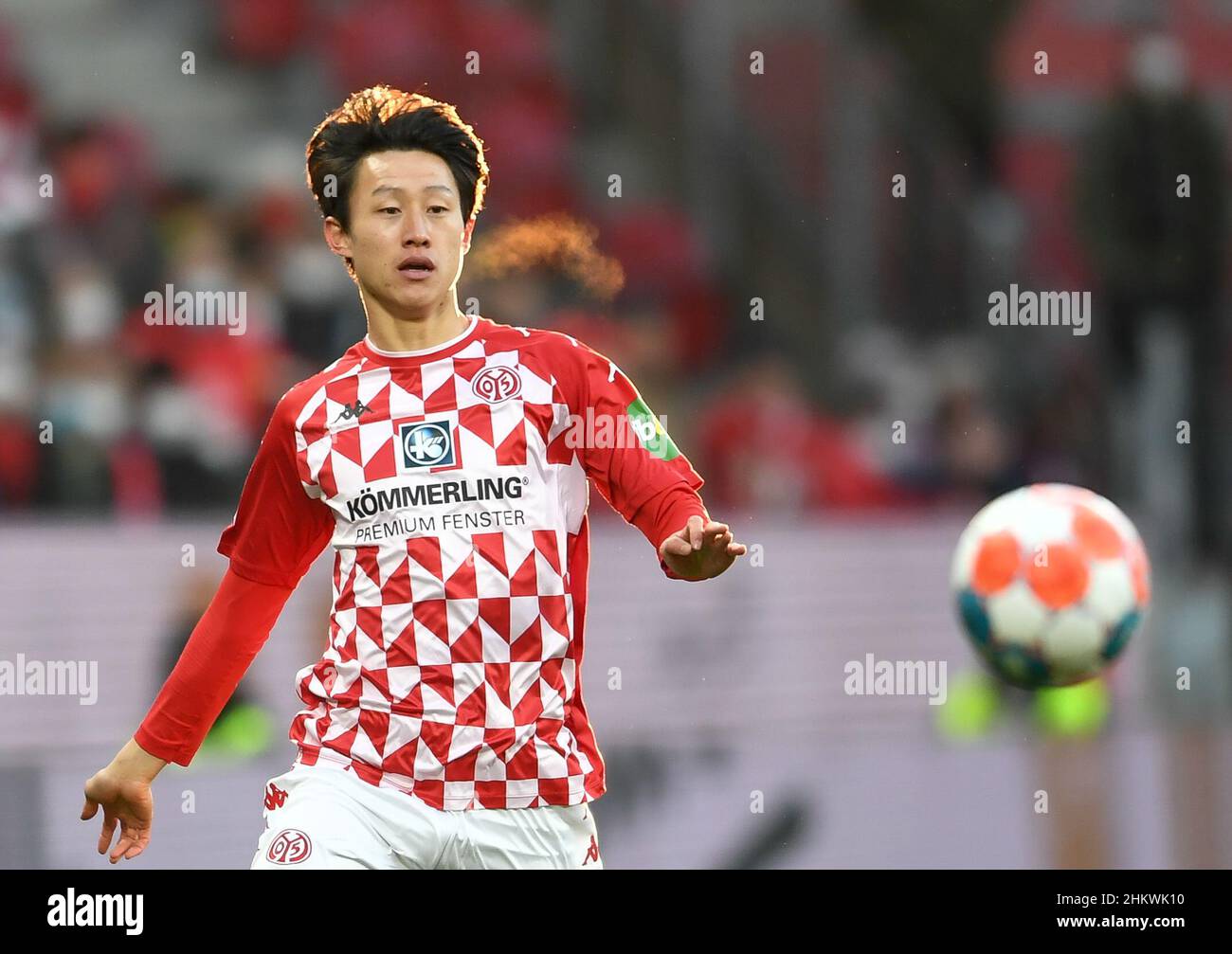 Mainz, Germany. 5th Feb, 2022. Lee Jae Sung of Mainz 05 competes during the  German first division Bundesliga football match between FSV Mainz 05 and  TSG Hoffenheim in Mainz, Germany, Feb. 5,