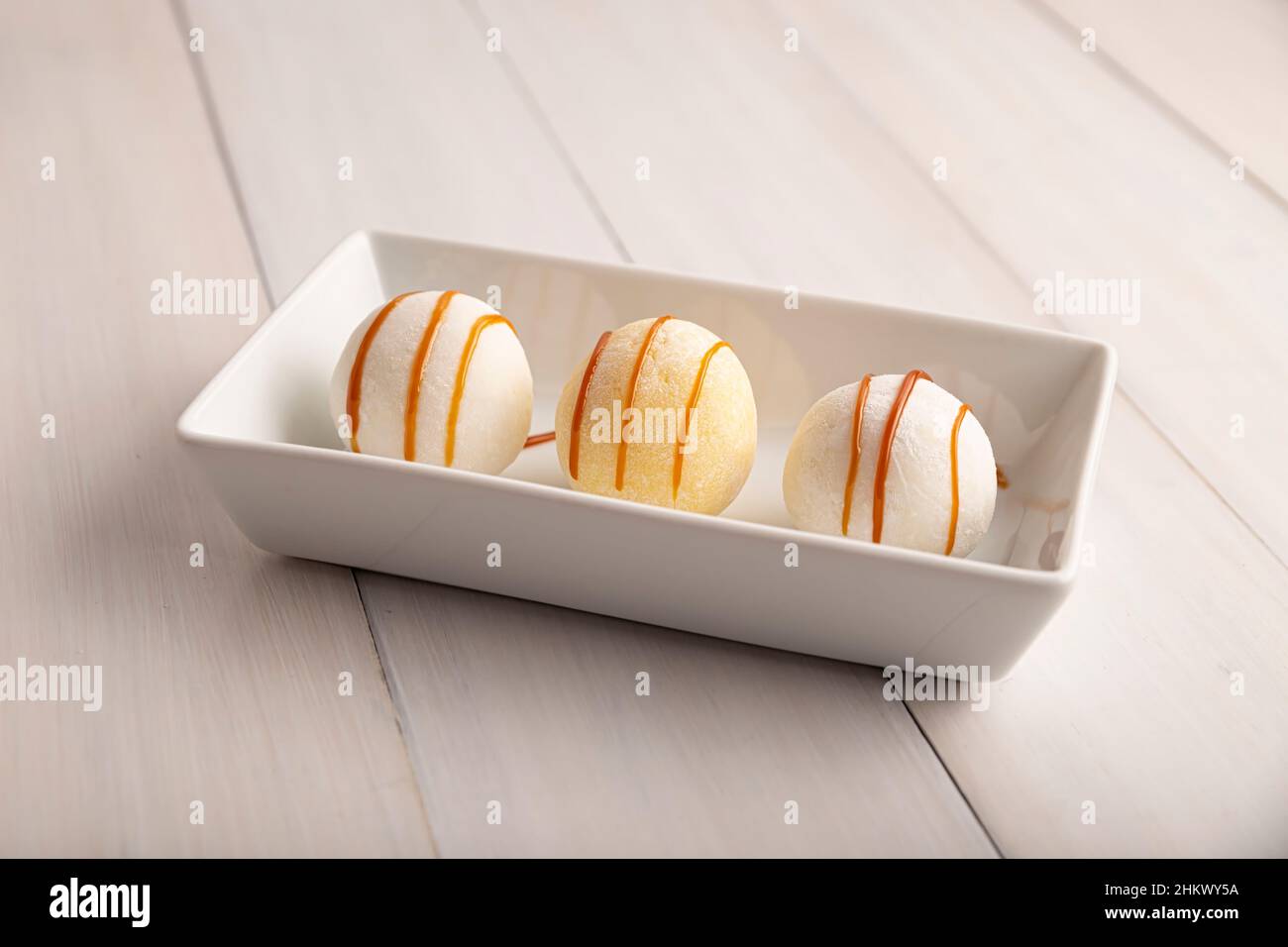 Ice cream ball hi-res stock photography and images - Alamy