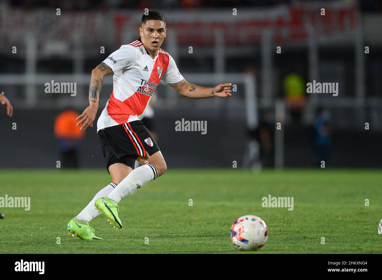 Buenos Aires, Argentina. 05th Feb, 2022. River Plate midfielder Juan Fernando Quintero passes the ball during a friendly match between River Plate and Velez Sarfield, at the Antonio Vespucio Liberti Monumental Stadium. (Photo by Manuel Cortina/SOPA Images/Sipa USA) Credit: Sipa USA/Alamy Live News Stock Photo