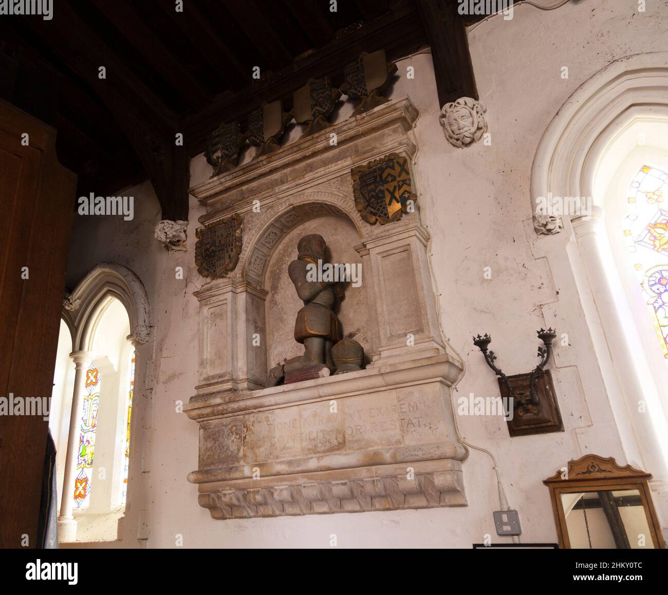 Memorial monument kneeling knight, Henry Cornwallis died 1598, Brome