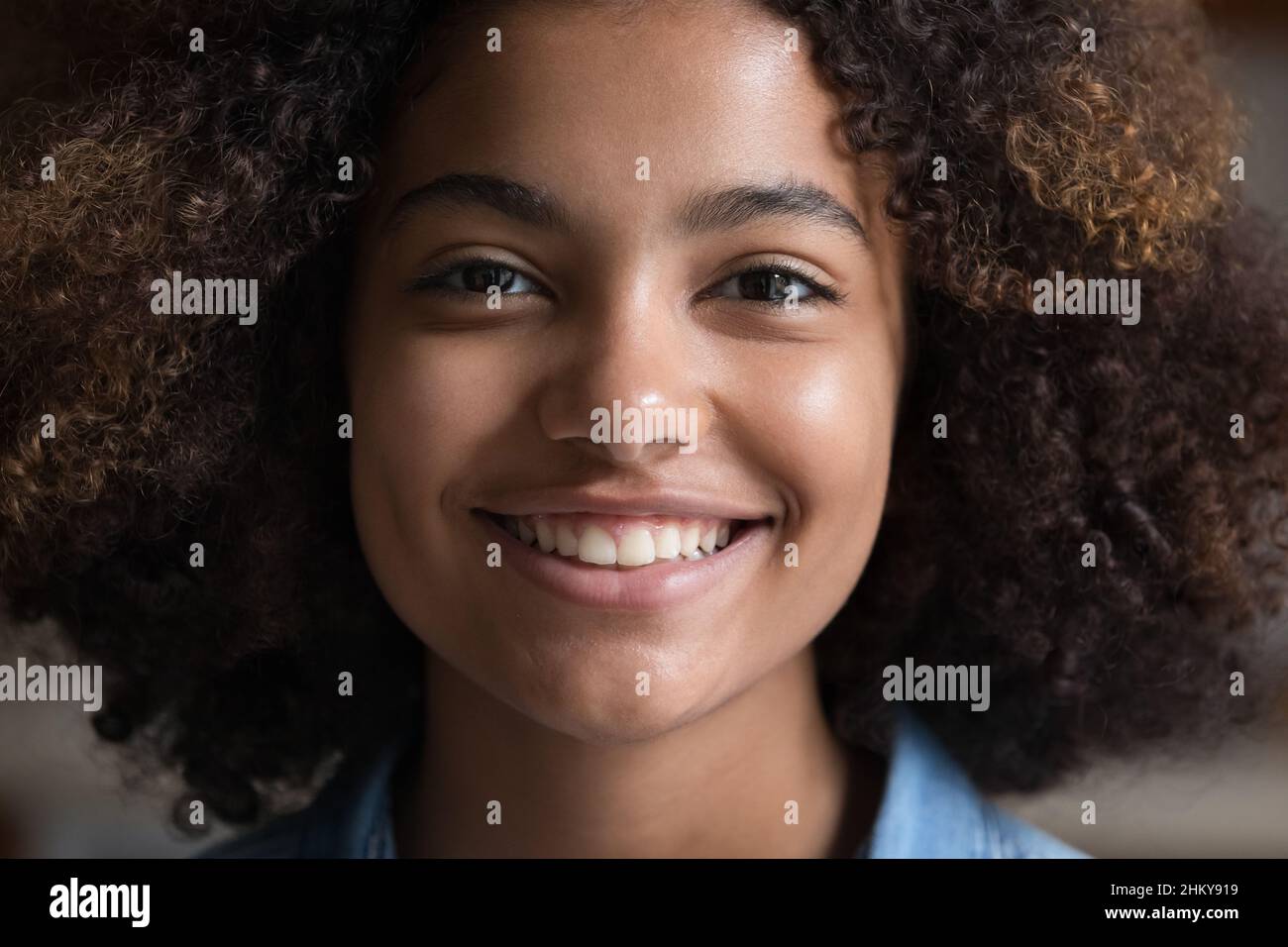 Black african teenage model hi-res stock photography and images - Alamy