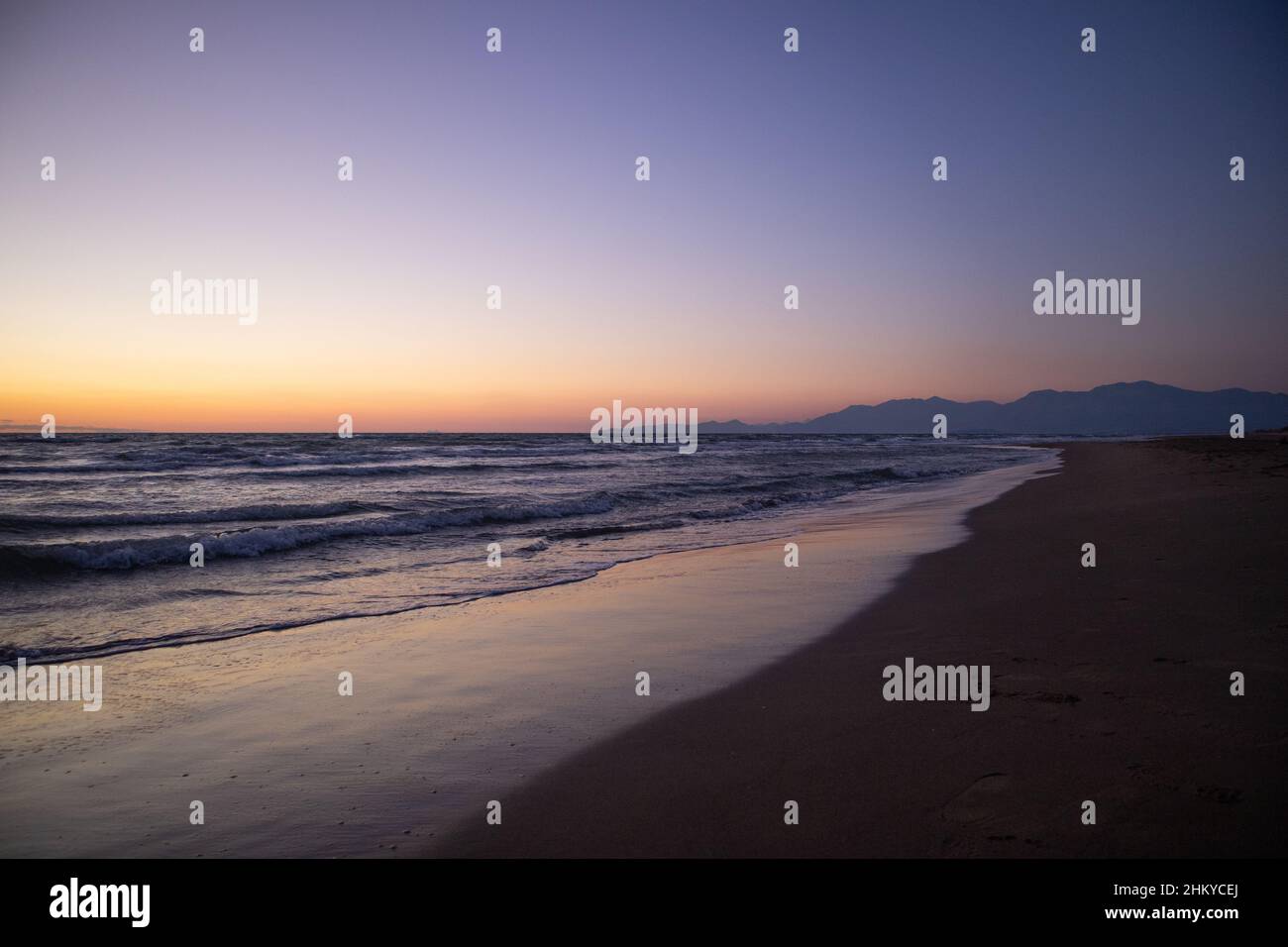 Suggestivo tramonto catturato dal litorale domitio Stock Photo