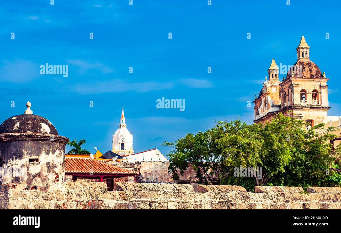 Church and mediaeval city walls of Cartagena, Colombia Stock Photo