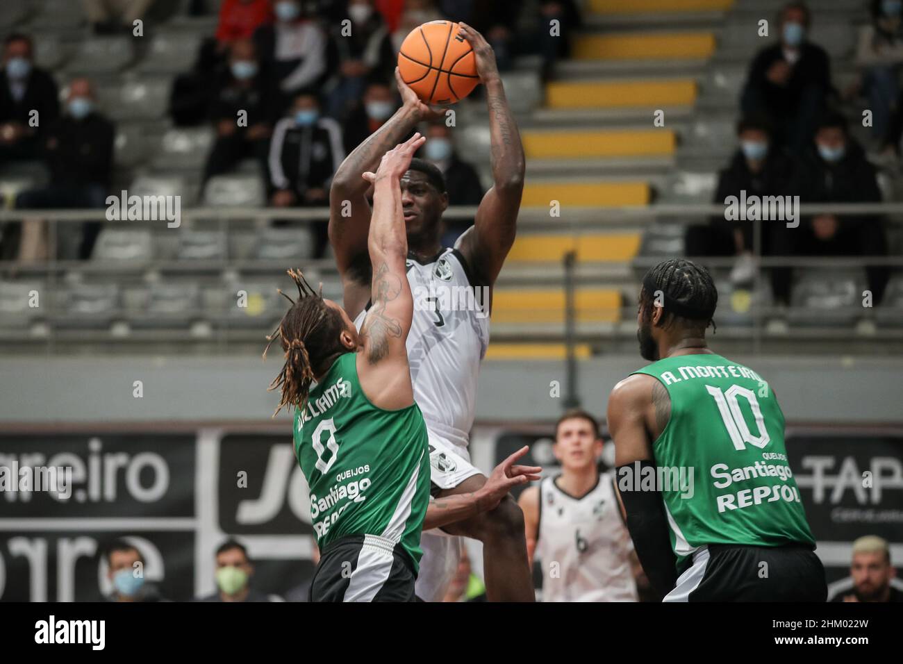 Guimarães, 02/06/2022 - Vitória Sport Clube received this morning Sporting  Clube de Portugal in a game counting for the 19th round of the Betclic  Basketball League Championship 2021/2022 Danjel Purifoy (Miguel  Pereira/Global