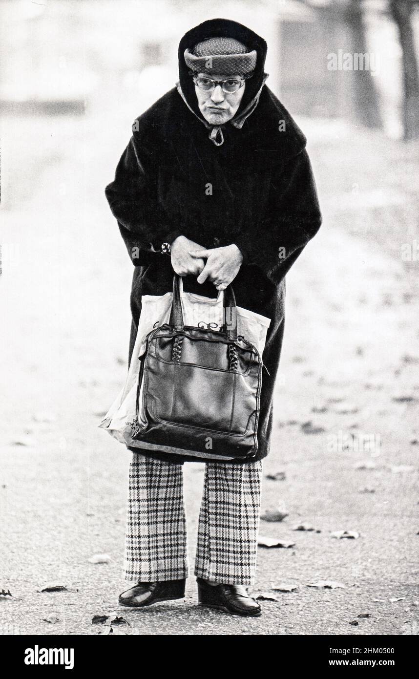 NYPD cop Rita Kaplowitz, a police decoy. Also known as rapeable Rita and ripped-off Rita, she dressed as a bag lady. In Central Park in Manhattan in 1980. Stock Photo