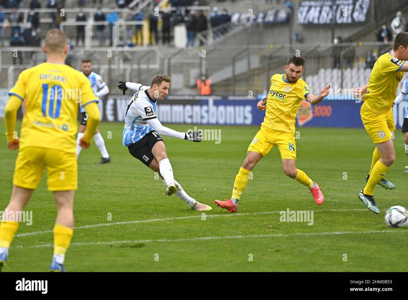 Penalty area scene, Stefan SALGER (TSV Munich 1860) heads the ball away,  action, duels. Soccer 3rd league, Liga3, TSV Munich 1860 - SC Verl on April  10th, 2021 in Muenchen GRUENWALDER STADION.