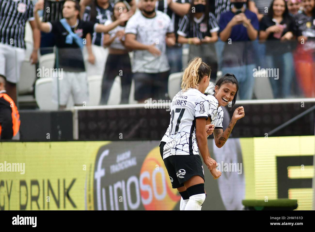 February 6, 2022, Sao Paulo, Sao Paulo/SP, Brazil: SAO PAULO/SP - FEBRUARY 6: Jaqueline of Corinthians and her teammates celebrate after scoring a goal during the Women's Supercopa do Brasil 2022 match between Corinthians and Palmeiras at Neo Quimica Arena on February 6, 2022 in Sao Paulo, Brazil. (Credit Image: © Leandro Bernardes/PX Imagens via ZUMA Press Wire) Stock Photo