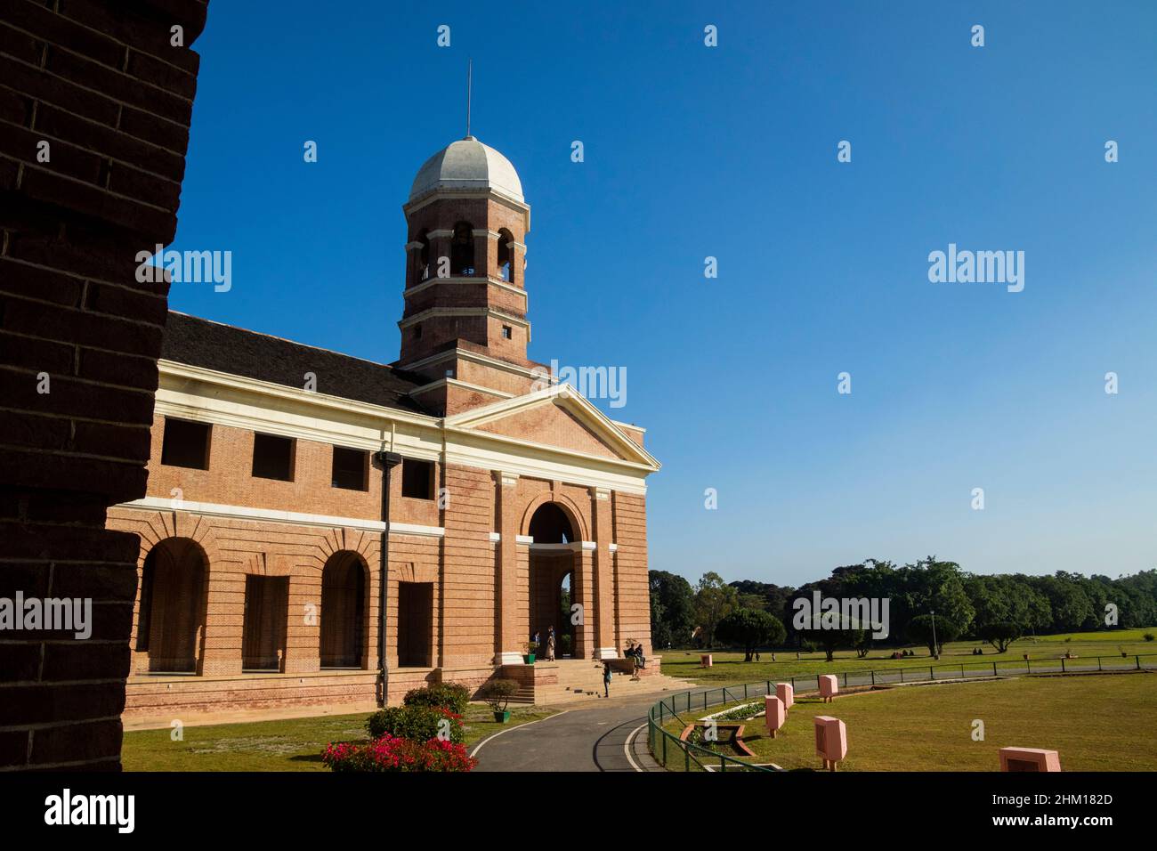 the-forest-research-institute-stock-photo-alamy