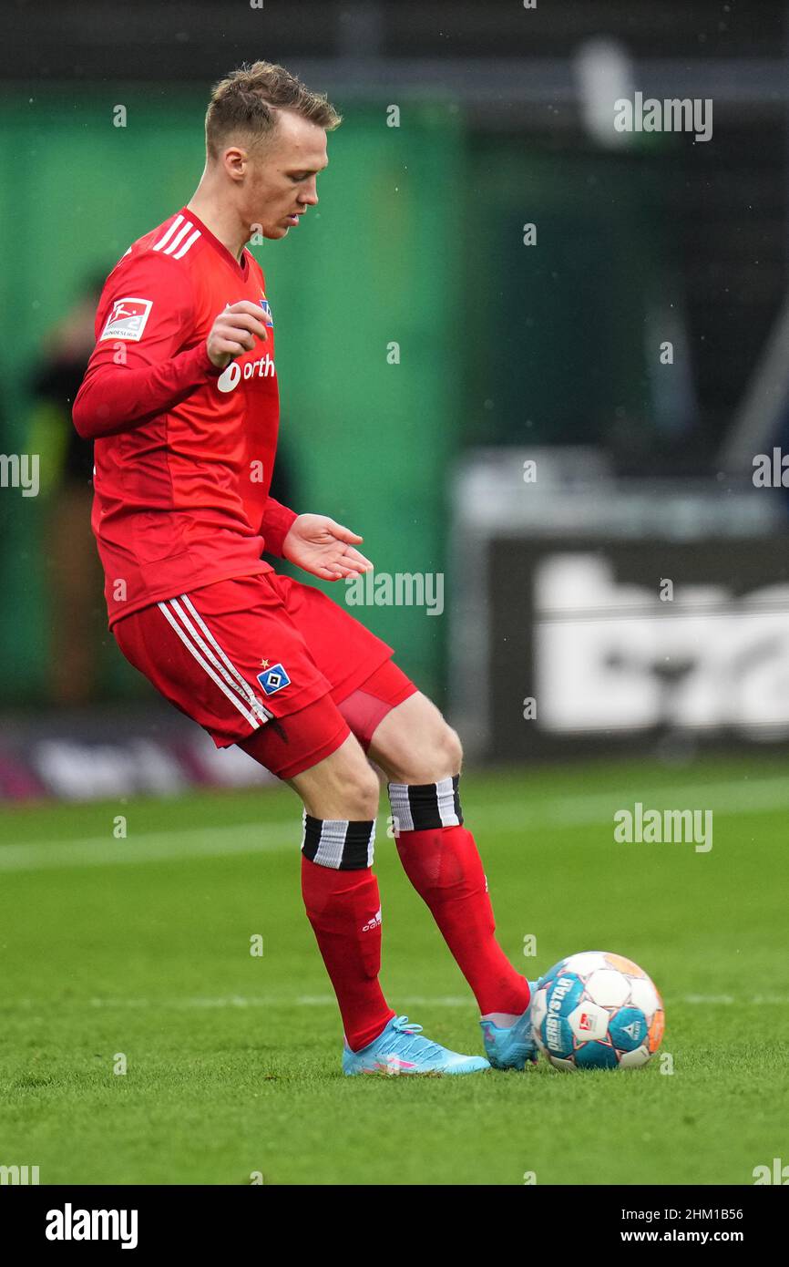 Darmstadt, Germany. 06th Feb, 2022. Soccer: 2nd Bundesliga, Darmstadt 98 - Hamburger SV, Matchday 21, Merck-Stadion am Böllenfalltor. Hamburg's Sebastian Schonlau. Credit: Thomas Frey/dpa - IMPORTANT NOTE: In accordance with the requirements of the DFL Deutsche Fußball Liga and the DFB Deutscher Fußball-Bund, it is prohibited to use or have used photographs taken in the stadium and/or of the match in the form of sequence pictures and/or video-like photo series./dpa/Alamy Live News Stock Photo
