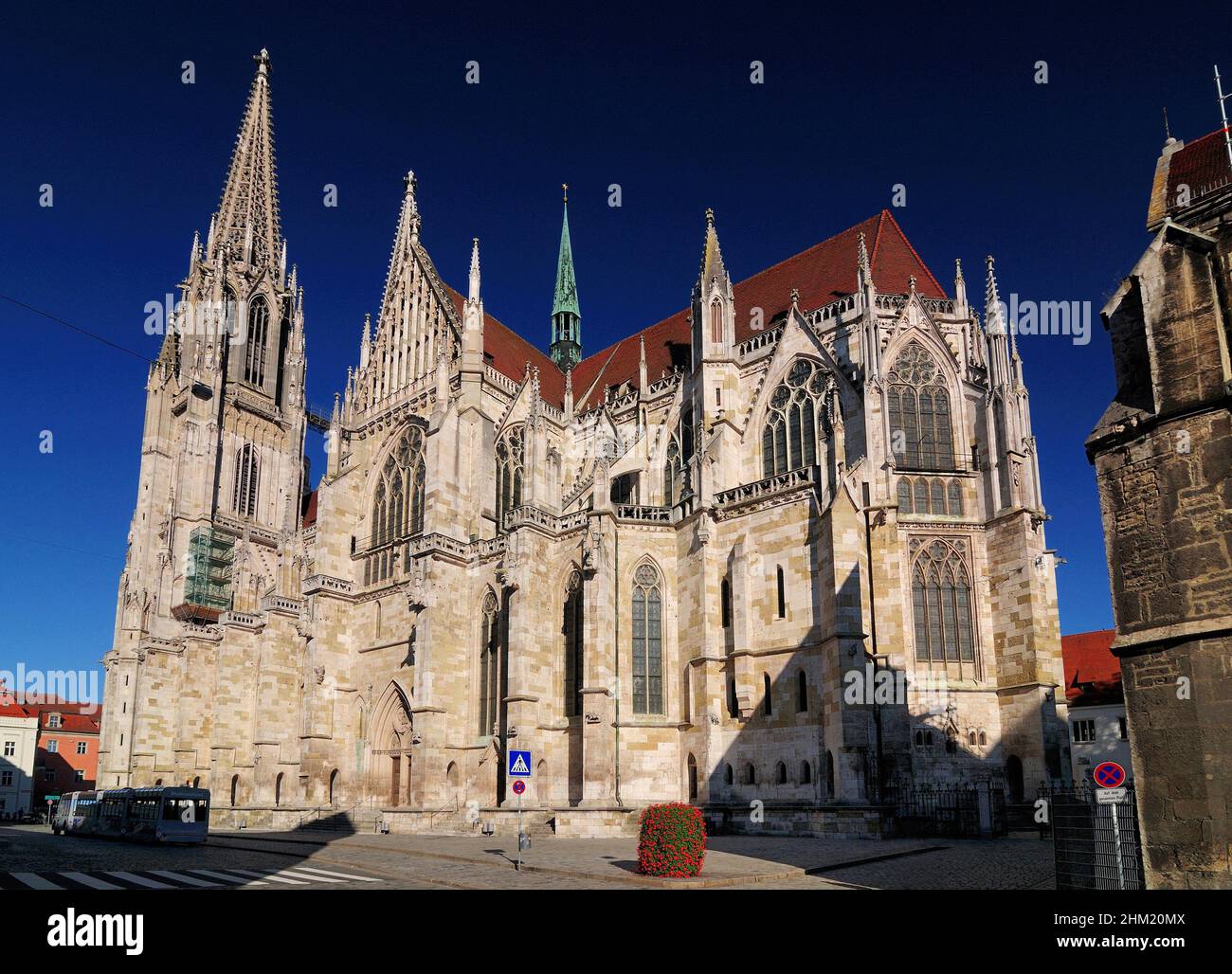 Regensburg cathedral facade hi-res stock photography and images - Alamy