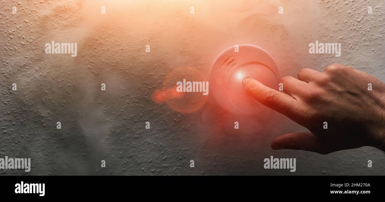 Smoke alarm hi-res stock photography and images - Alamy