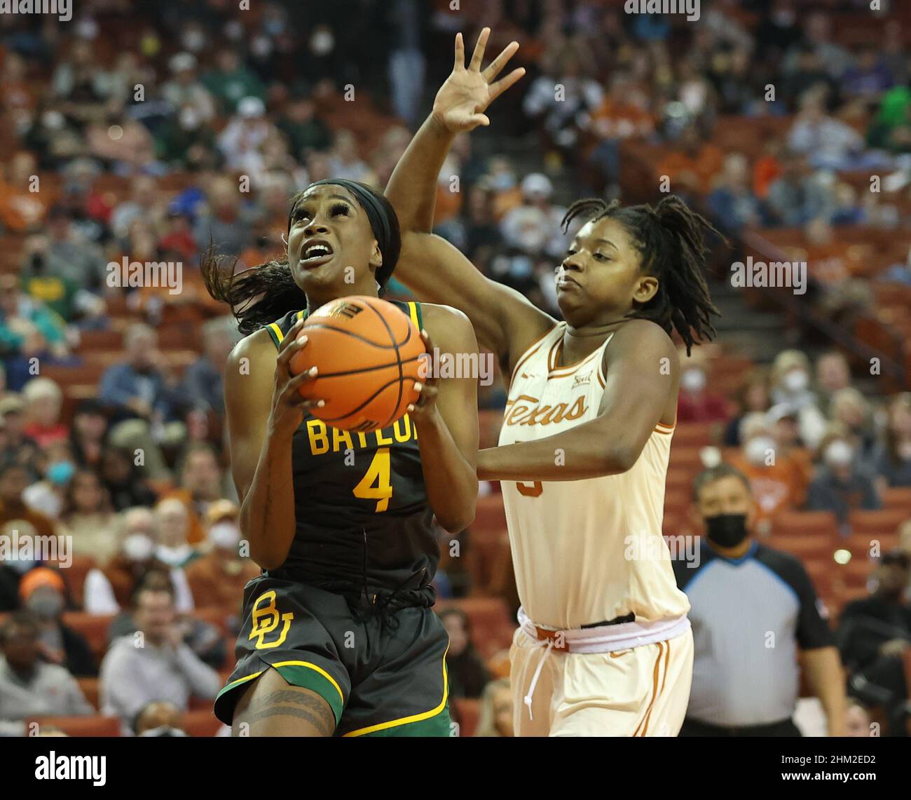 February 6, 2022: Baylor Lady Bears center Queen Egbo (4) looks for a shot under the basket against Texas Longhorns forward DeYona Gaston (5) during an NCAA women's basketball game on February 6, 2022 in Austin, Texas. (Credit Image: © Scott Coleman/ZUMA Press Wire) Stock Photo