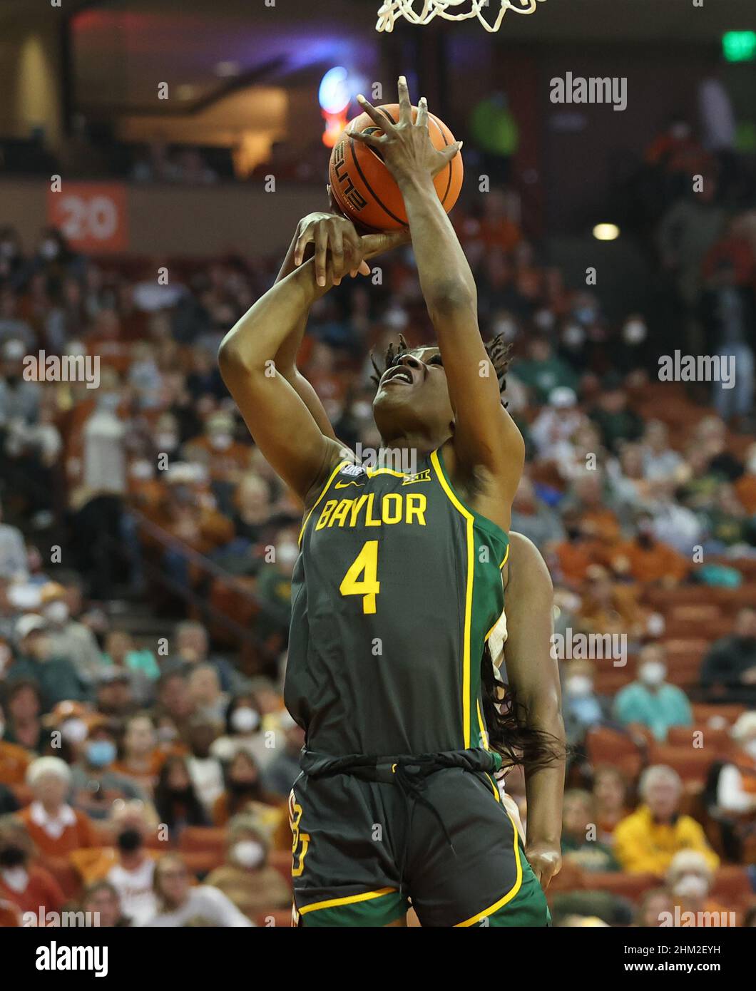 February 6, 2022: Baylor Lady Bears center Queen Egbo (4) is fouled by Texas Longhorns forward DeYona Gaston (5) under the basket during an NCAA women's basketball game on February 6, 2022 in Austin, Texas. (Credit Image: © Scott Coleman/ZUMA Press Wire) Stock Photo