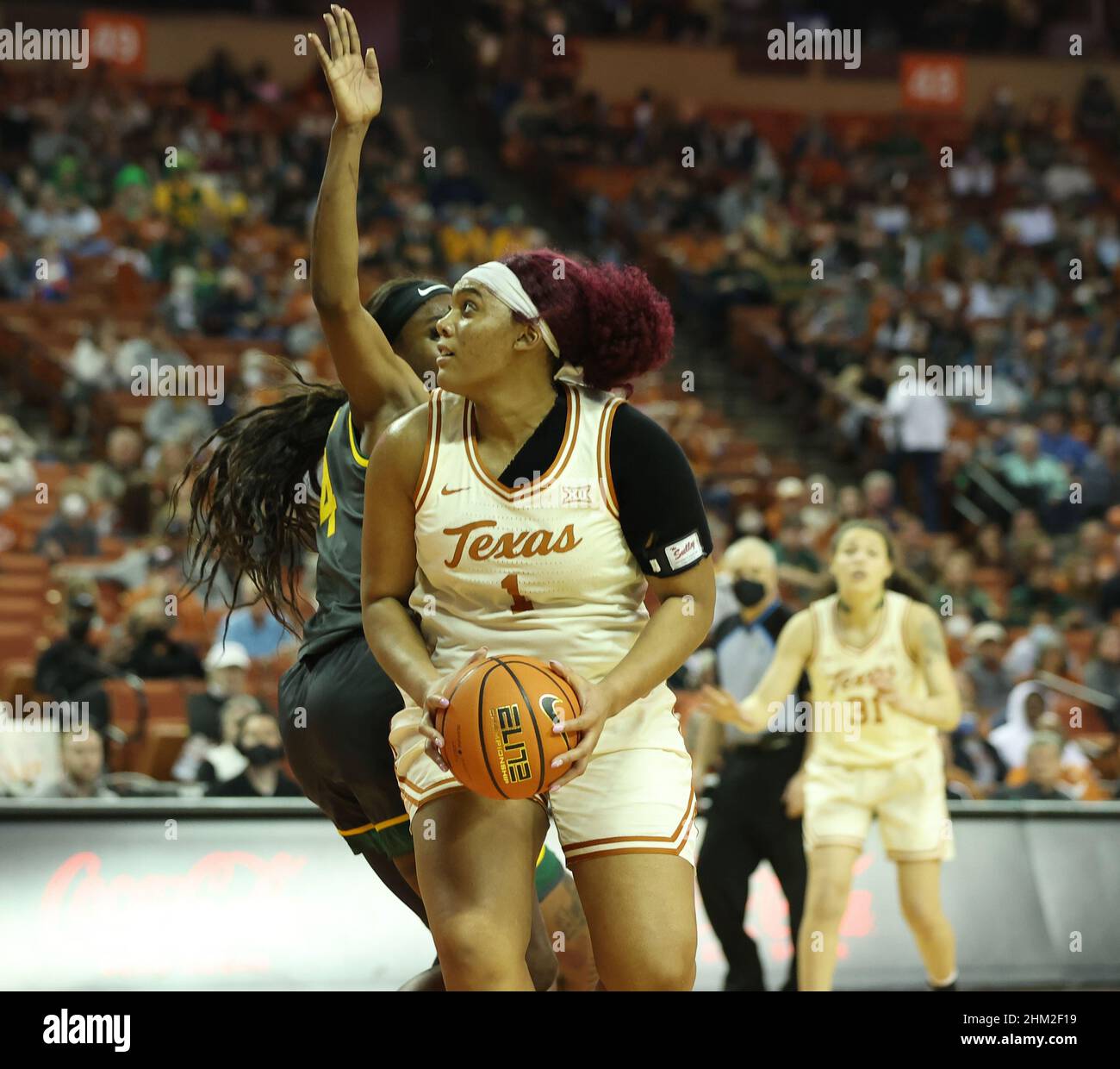 February 6, 2022: Texas Longhorns center Lauren Ebo (1) works against Baylor Lady Bears center Queen Egbo (4) under the basket during an NCAA women's basketball game on February 6, 2022 in Austin, Texas. (Credit Image: © Scott Coleman/ZUMA Press Wire) Stock Photo