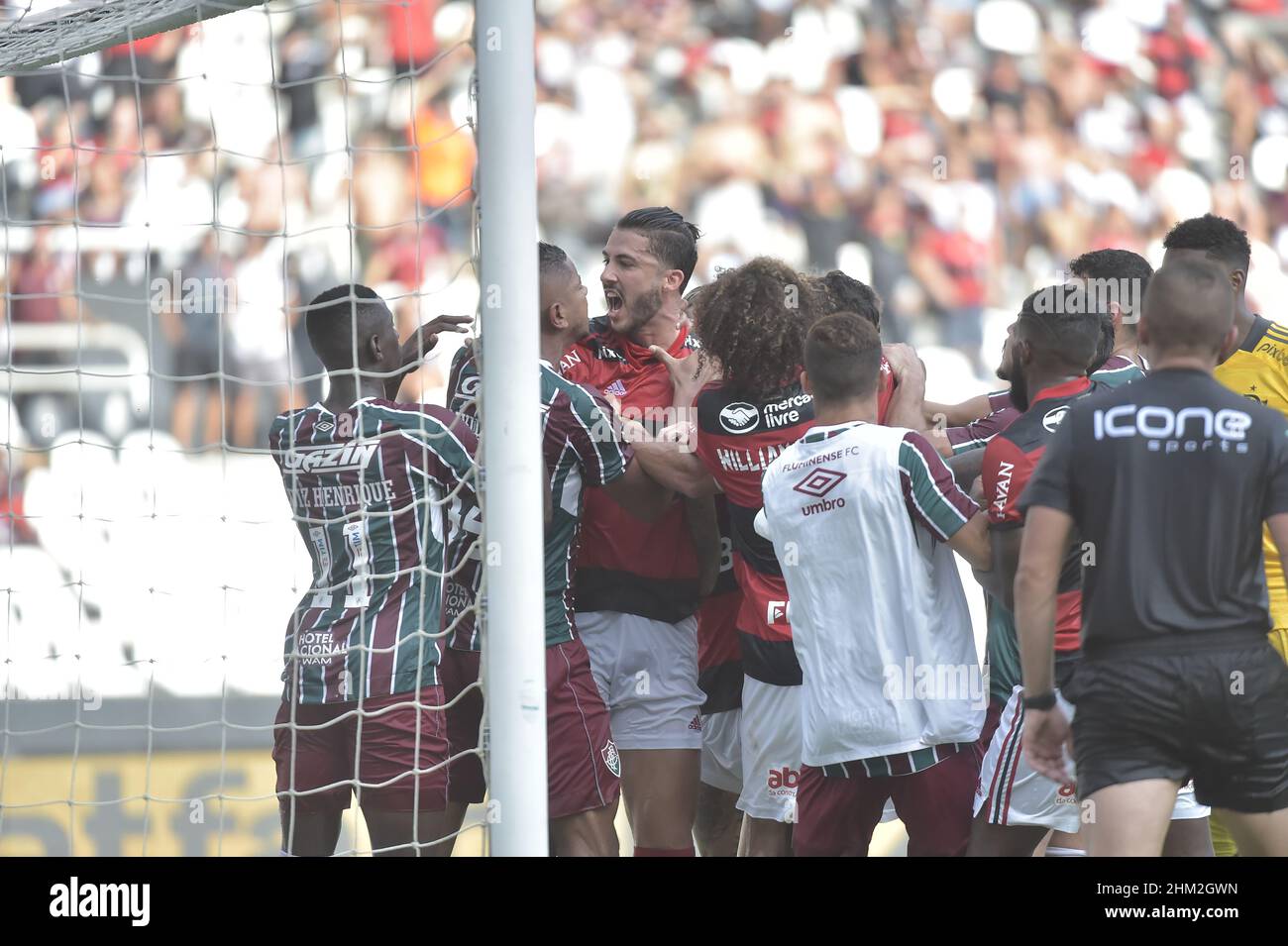 SAO PAULO, BRAZIL - FEBRUARY 25: Head Coach Rogerio Ceni of CR Flamengo  celebrates with Diego Alves and Gabriel Batista the championship ,after a  Brasileirao Serie A 2020 match between Sao Paulo