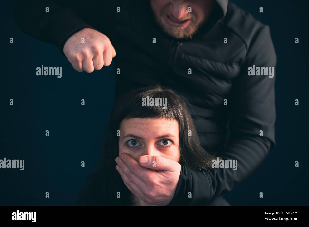 skrivestil Skøn Perfekt Woman being beated by her husband. Women suffering from domestic violence  Stock Photo - Alamy