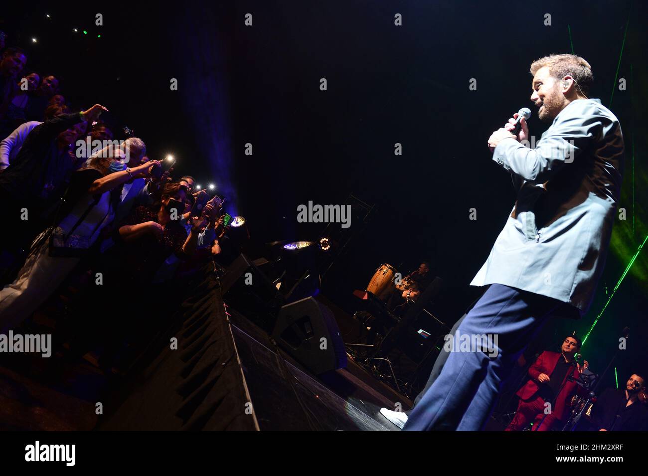 Miami, FL, USA. 05th Feb, 2022. Willy Chirino performs live on stage at James L. Knight Center on February 05, 2022 in Miami, Florida. Credit: Mpi10/Media Punch/Alamy Live News Stock Photo