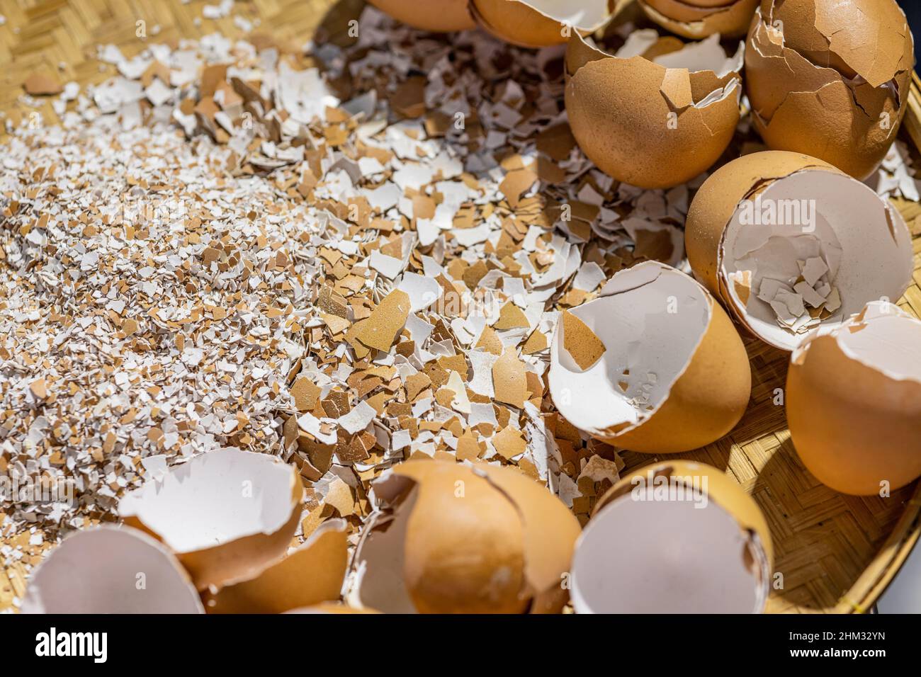 crushed eggshell natural shell source of calcium carbonate and recycle