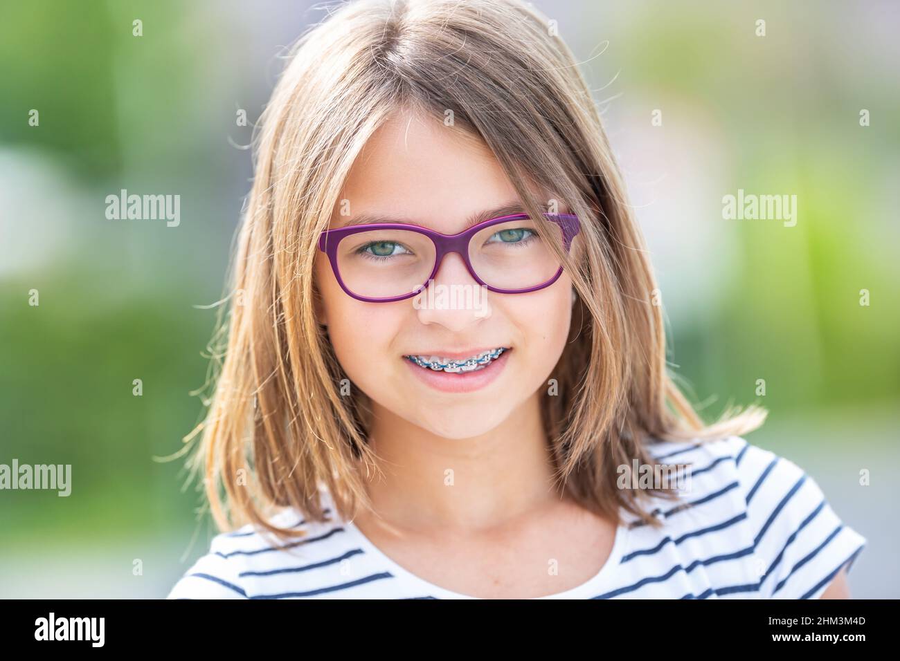 Teenage girl braces dentist hires stock photography and images Alamy