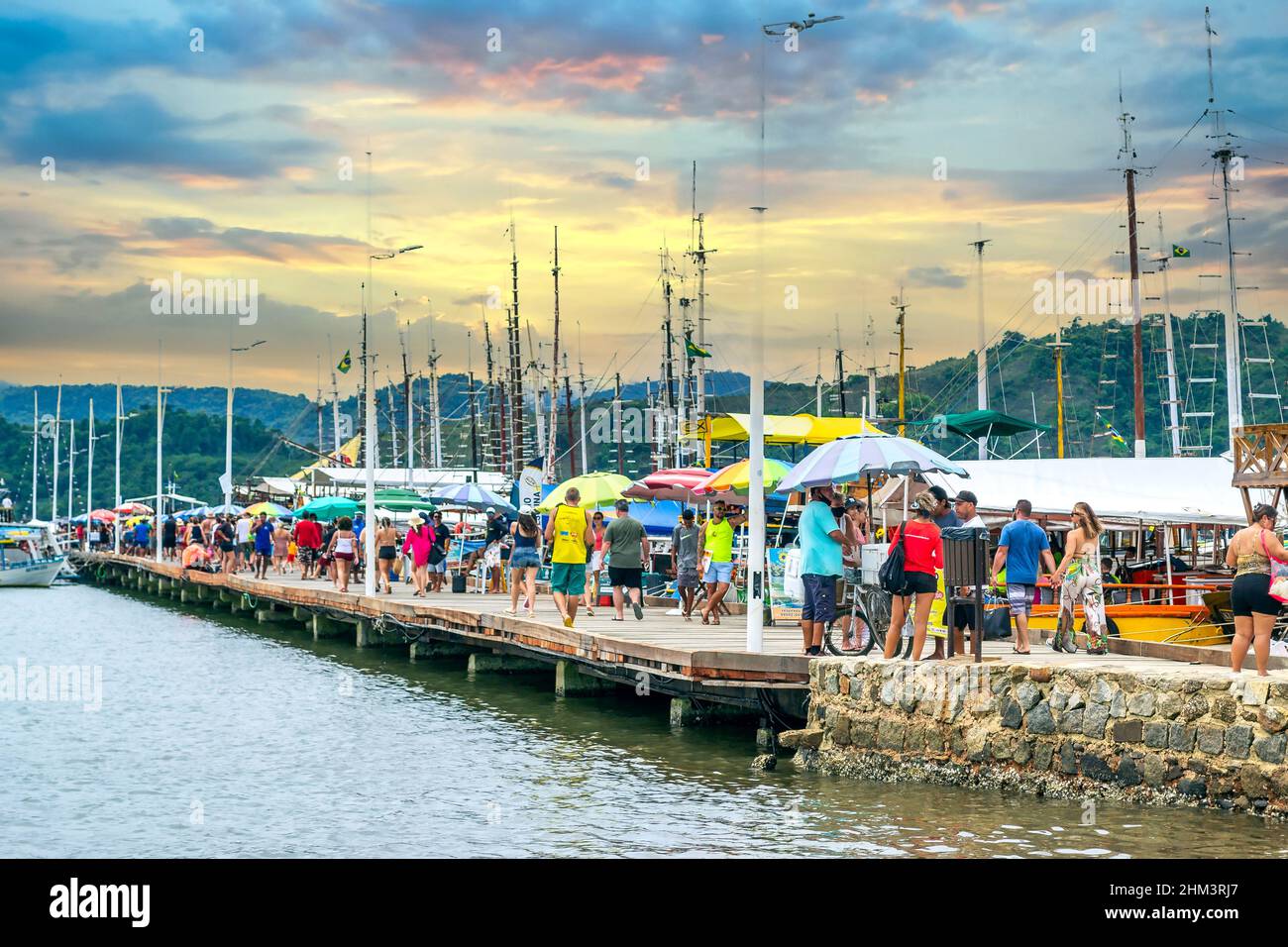 Tour vessels hires stock photography and images Alamy