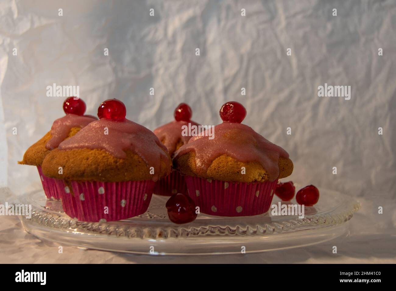 Muffins mit Kirsche Stock Photo