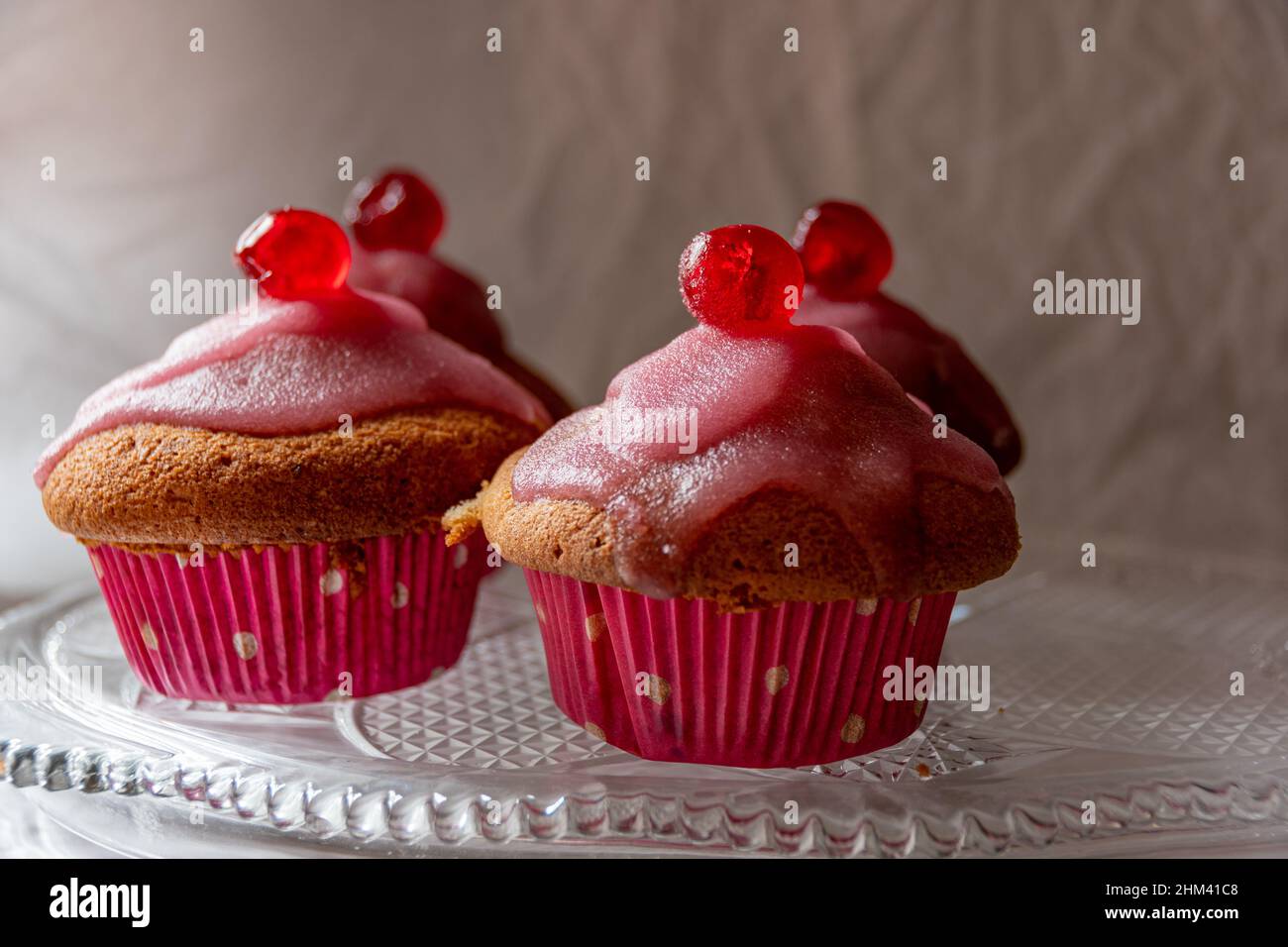 Muffins mit Kirsche Stock Photo