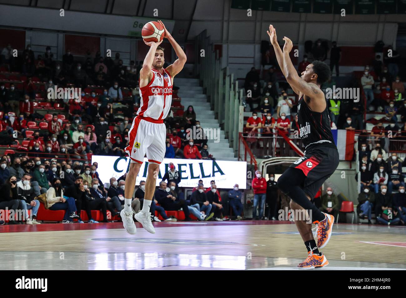 Giovanni De Nicolao #10 of Pallacanestro Varese OpenJobMetis in action  during the italian basketball LBA Lega Basket A 2021/22 Regular Season  match be Stock Photo - Alamy