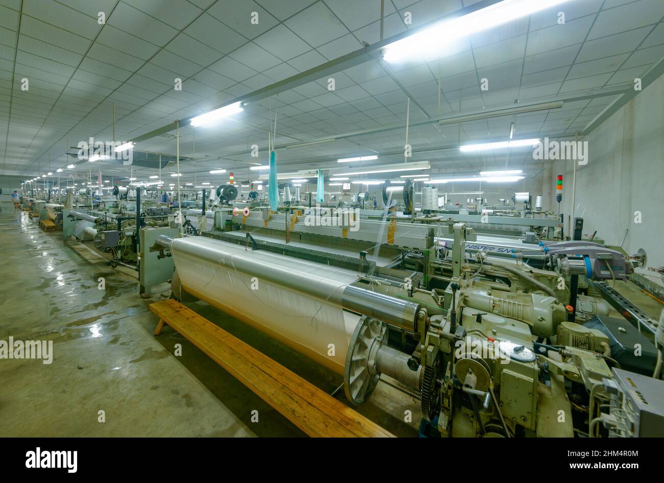 Silk processing hi-res stock photography and images - Alamy