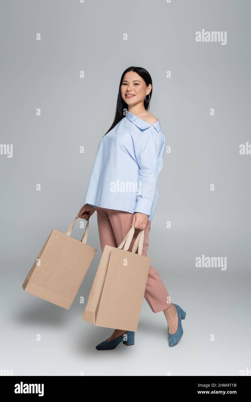 Asian model shopping hi-res stock photography and images - Alamy