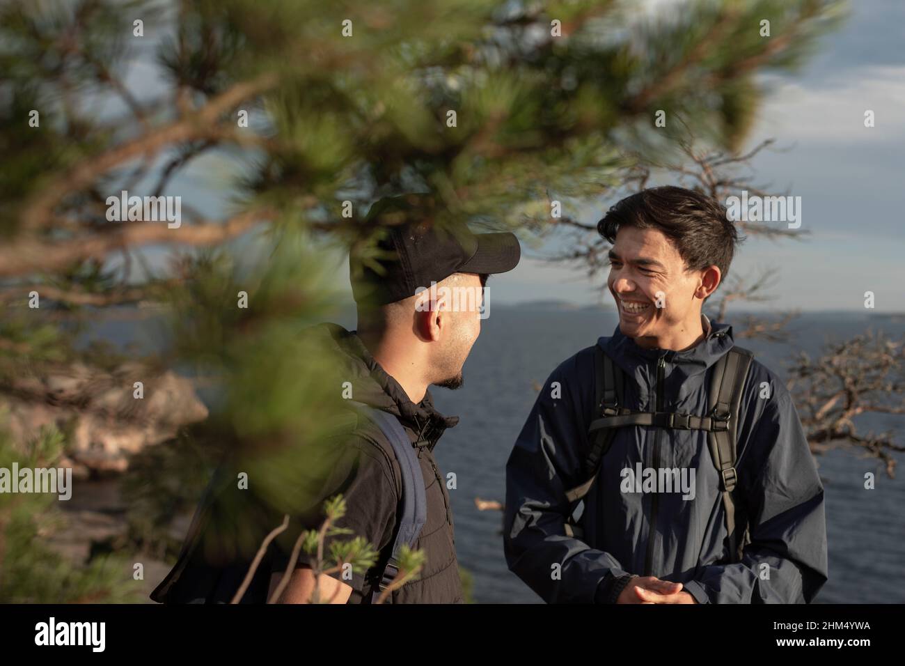 Male 20 smiling outdoor hi-res stock photography and images - Alamy