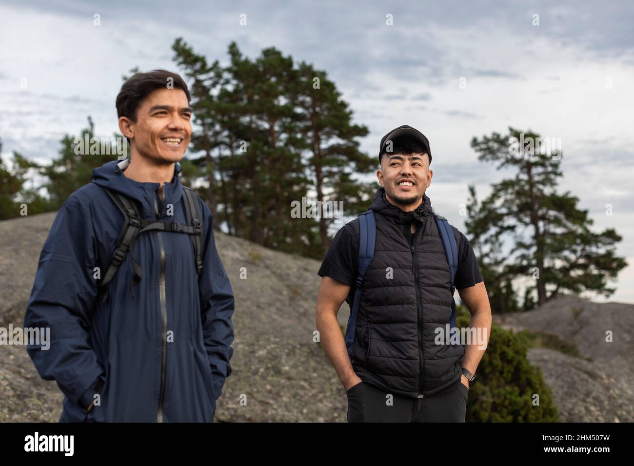 Male 20 smiling outdoor hi-res stock photography and images - Alamy