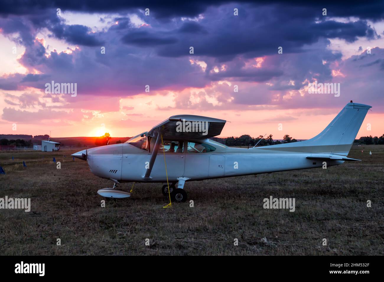 Private airplane parked hi-res stock photography and images - Alamy