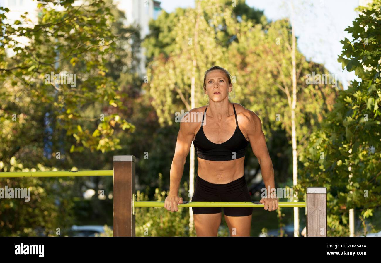 Health activity outdoors hi-res stock photography and images - Alamy