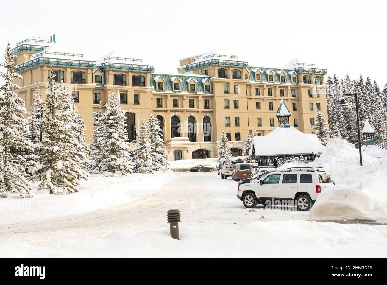 The exterior of the Fairmont chateau Lake Louise hotel in Lake Louise