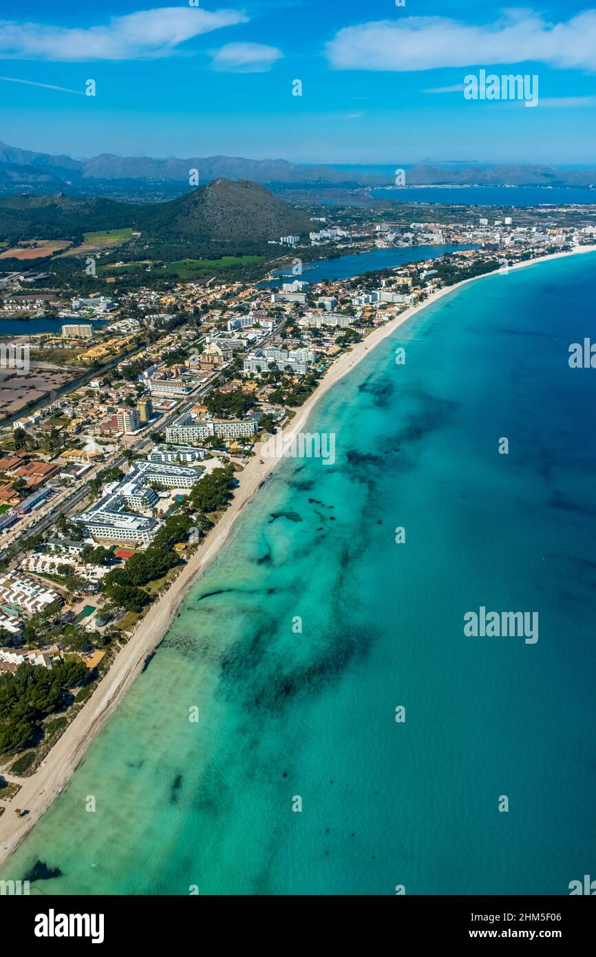 Aerial view, Alcudia, turquoise water on Alcudia beach, Platja d'Alcudia, empty beach due to corona pandemic, aneta (Sa), Mallorca, Balearic Island, B Stock Photo
