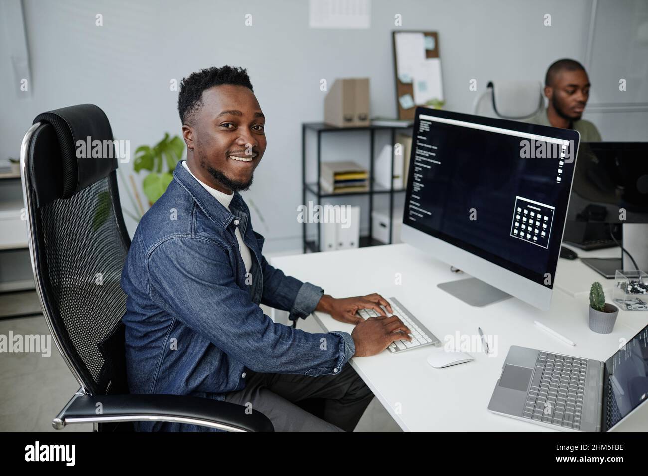 American programmer hi-res stock photography and images - Alamy