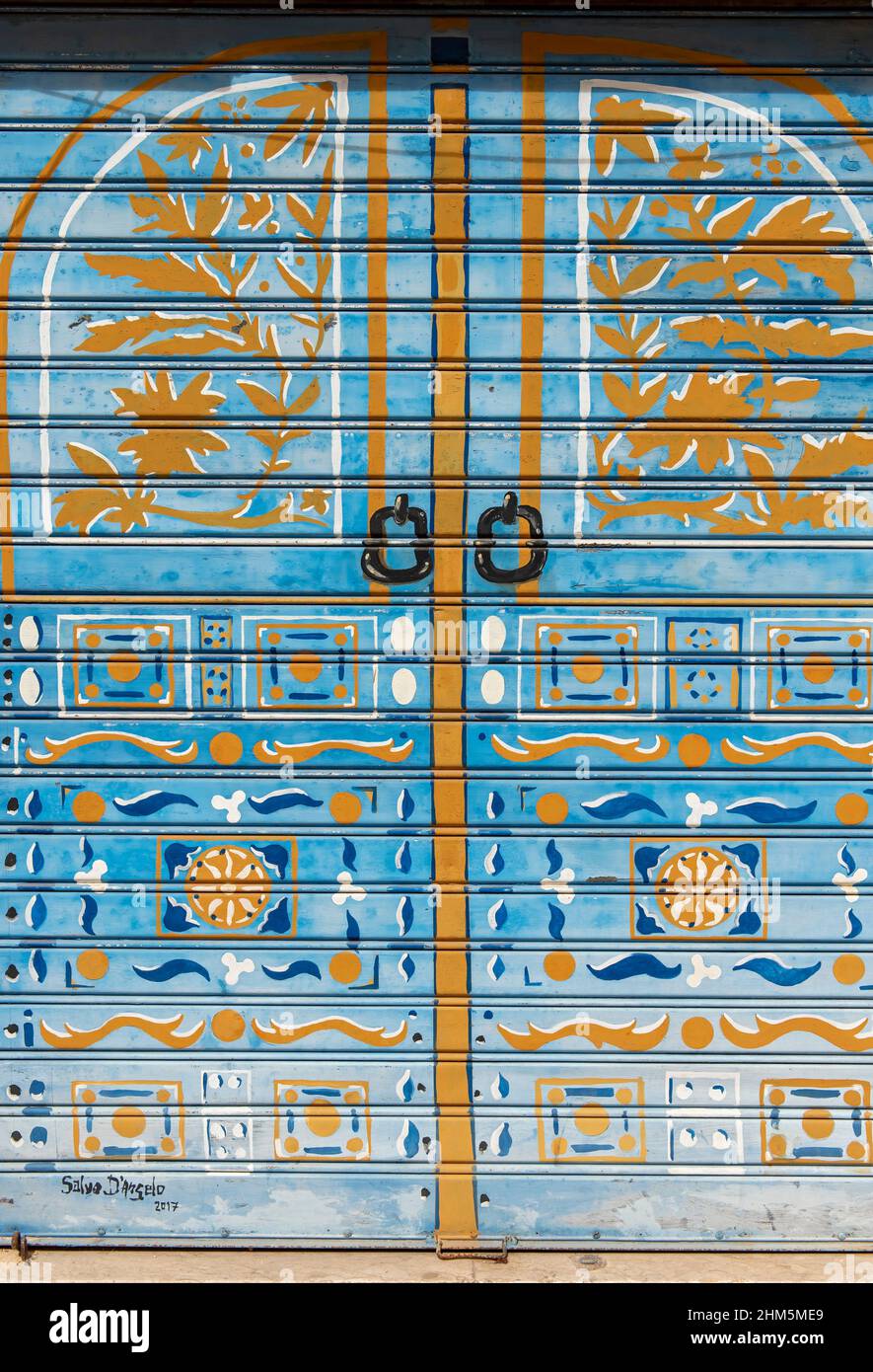 Colorful shop shutter hires stock photography and images Alamy