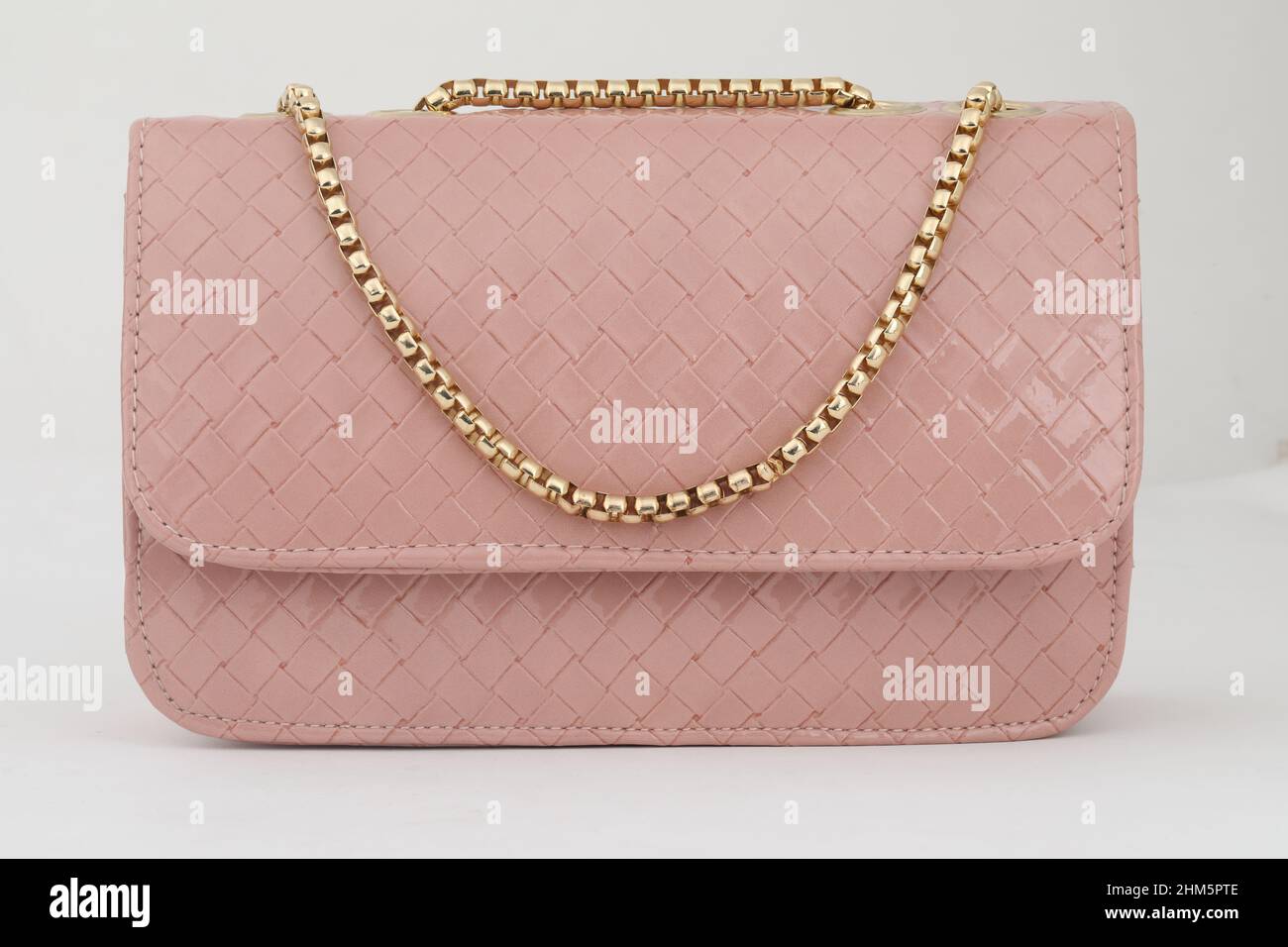 There are 4 tips to buy bag, pink bag, purse, crossbody bag, shoulder bag, gold  chain, chanel, fashion, tumblr, tumb…